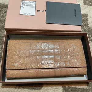 🚀 MASTER SALE MIU MIU - Long Wallet